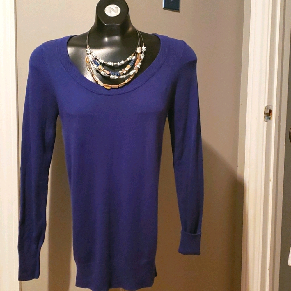 Navy blue smartset shirt size med + necklace